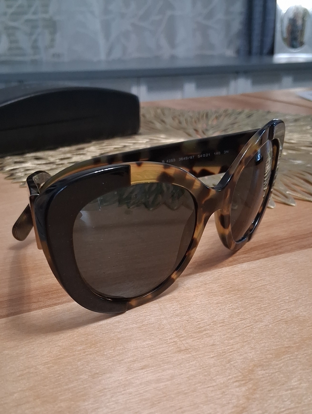 Tortoiseshell BURBERRYCat-Eye Women’s Sunglasses - Brown